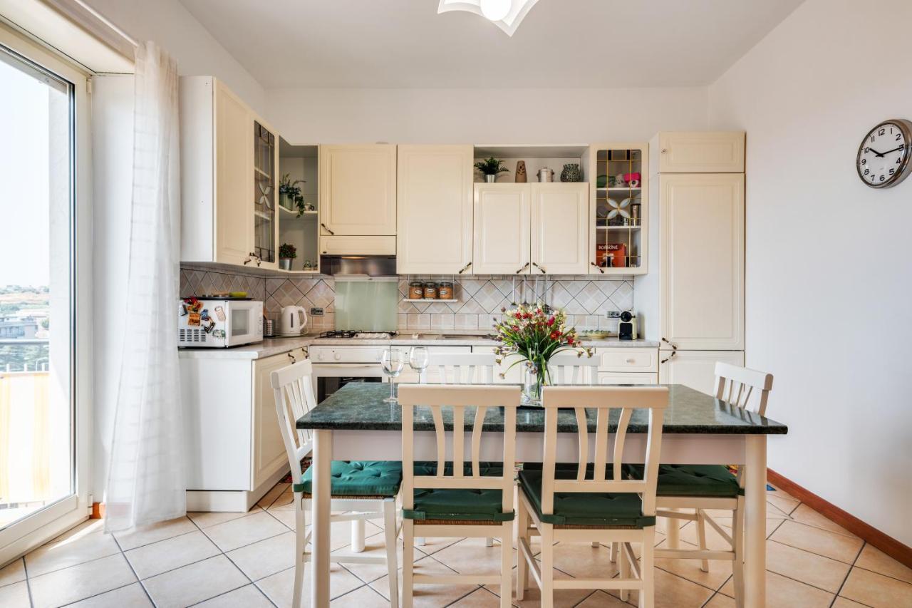 Roomy And Bright Apartment With Balconies X6 Catania Exterior foto